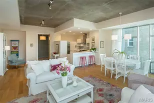 4545 Lindell Blvd, Saint Louis, MO 63108 - Photo 12