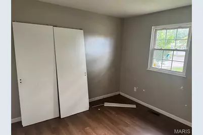 1090 Howdershell Road, Florissant, MO 63031 - Photo 6