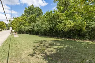 7765 Weston Pl, Saint Louis, MO 63117 - Photo 8