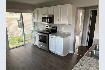 301 Howard Drive, Wentzville, MO 63385 - Photo 6