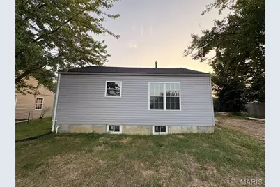 301 Howard Drive, Wentzville, MO 63385 - Photo 14