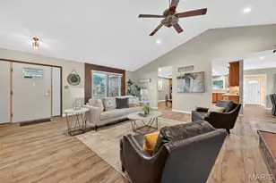 4931 Theiss Rd, Saint Louis, MO 63128 - Photo 4