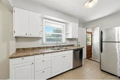 1090 Kinstern Drive, Des Peres, MO 63131 - Photo 14