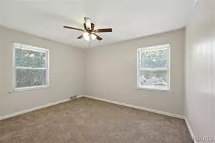 1090 Kinstern Dr, Des Peres, MO 63131 - Photo 22