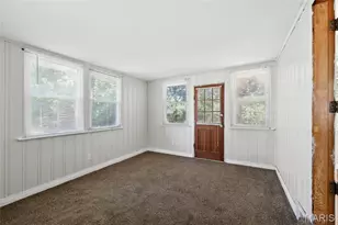 1090 Kinstern Dr, Des Peres, MO 63131 - Photo 16