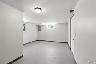 1090 Kinstern Dr, Des Peres, MO 63131 - Photo 26