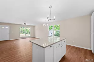 3360 Suncrest Ave, Saint Louis, MO 63114 - Photo 10