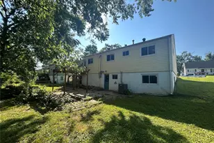 7243 General Sherman Ln, Saint Louis, MO 63123 - Photo 2