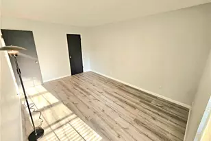 2452 Forest Shadows Dr, Saint Louis, MO 63136 - Photo 8