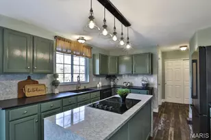 5527 Hennsley Cir, Weldon Spring, MO 63304 - Photo 8