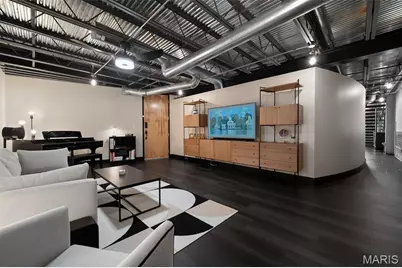 2323 Locust Street #212, Saint Louis, MO 63103 - Photo 1