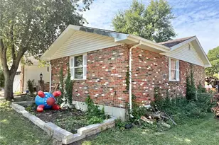 5823 Mayberry Dr, Imperial, MO 63052 - Photo 2