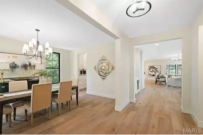 556 N Graeser, Creve Coeur, MO 63141 - Photo 2