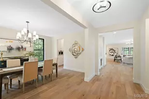 556 N Graeser, Creve Coeur, MO 63141 - Photo 2