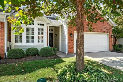 153 Vonbehren Drive, Chesterfield, MO 63005 - Photo 2