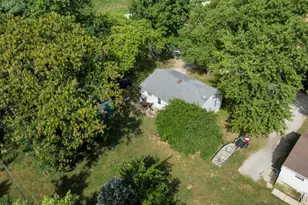 2824 Mulberry Ln, Saint Charles, MO 63303 - Photo 2