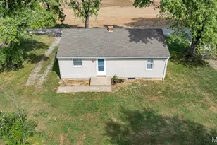 2816 Mulberry Ln, Saint Charles, MO 63303 - Photo 2