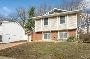 537 Treetop Village Dr, Ballwin, MO 63021 - Photo 4