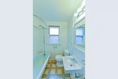 2049 Blendon Pl, Saint Louis, MO 63143 - Photo 6