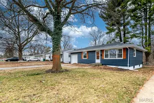 9737 Calumet Dr, Saint Louis, MO 63137 - Photo 4