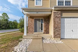 201 Cimarron Ridge Crossing, Wentzville, MO 63385 - Photo 2