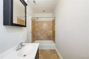 1014 Oakview Pl, Saint Louis, MO 63110 - Photo 14