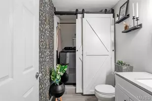 9070 Villaridge Ct, Saint Louis, MO 63123 - Photo 6