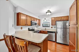 12952 Bryce Canyon Dr, Maryland Heights, MO 63043 - Photo 8