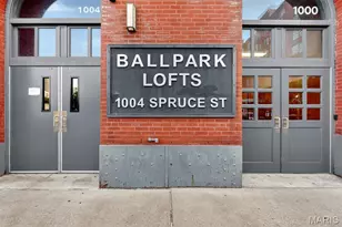 1004 Spruce St, Saint Louis, MO 63102 - Photo 4