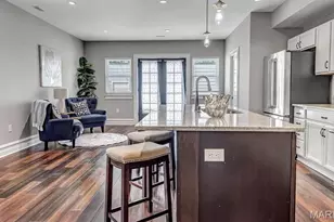 1045 S Taylor Ave, Saint Louis, MO 63110 - Photo 8