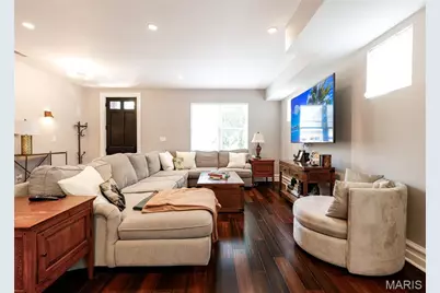 1045 S Taylor Avenue, Saint Louis, MO 63110 - Photo 4