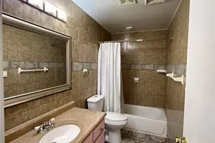 9030 Villaridge Ct, Saint Louis, MO 63123 - Photo 12