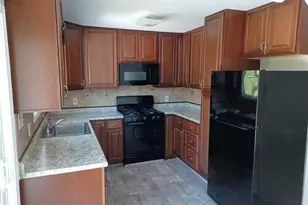 2229 Murray Forest Dr, Maryland Heights, MO 63043 - Photo 4