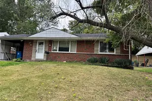 109 Florwood Ct, Saint Louis, MO 63135 - Photo 2