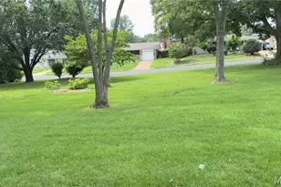 660 Herbst Dr, Florissant, MO 63031 - Photo 1