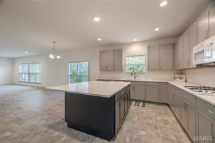 540 Evening Primrose Dr, Wentzville, MO 63385 - Photo 6