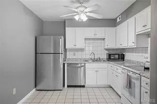 1935 Marine Terrace Dr, Maryland Heights, MO 63146 - Photo 8