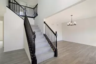 388 Winding Bluffs Ct, Fenton, MO 63026 - Photo 2