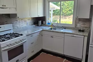 1145 Mackinac Dr, Creve Coeur, MO 63146 - Photo 14