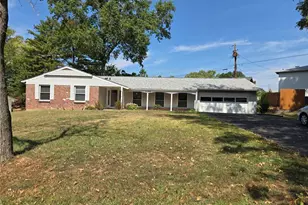 1145 Mackinac Dr, Creve Coeur, MO 63146 - Photo 2