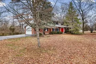 421 Andover Ln, Ballwin, MO 63011 - Photo 2