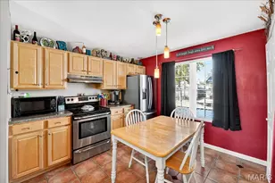 1001 Sugar Creek Ct, Saint Peters, MO 63376 - Photo 4