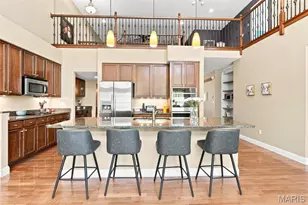 138 Kendall Bluff Ct, Chesterfield, MO 63017 - Photo 8