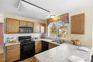 2433 Lavin Ct, Florissant, MO 63033 - Photo 18