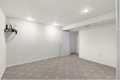 2433 Lavin Court, Florissant, MO 63033 - Photo 40