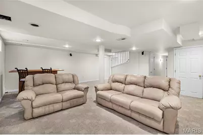 2433 Lavin Court, Florissant, MO 63033 - Photo 38