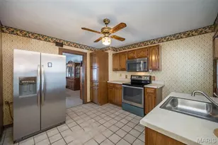 9734 Diamond Dr, Riverview, MO 63137 - Photo 14