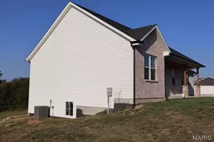 436 Emerald Vly Ln, Cape Girardeau, MO 63701 - Photo 4