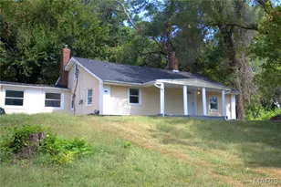 441 Bluff Dr, Riverview, MO 63137 - Photo 1