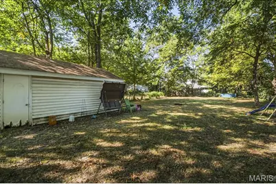 9515 Marlowe Avenue, Overland, MO 63114 - Photo 6